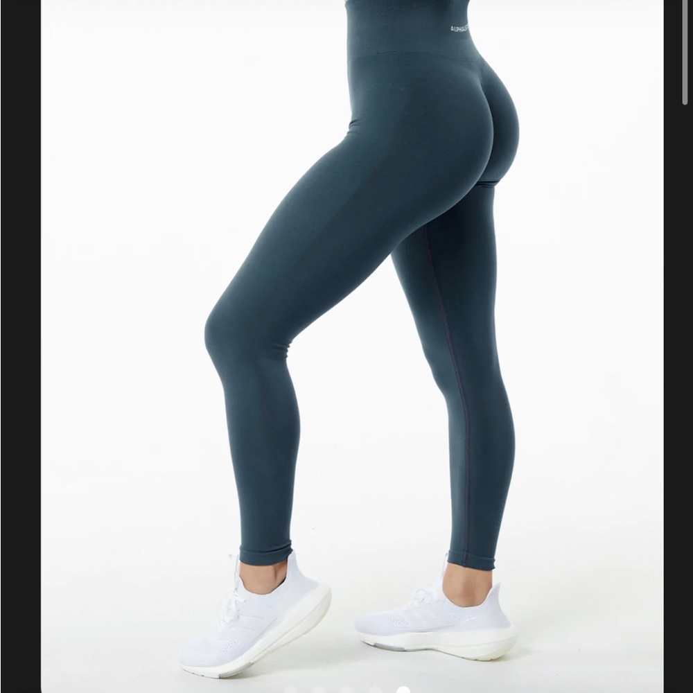 Alphalete Amplify Legging - NEW WITH TAGS